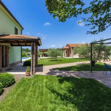 Paliska By Interhome * Poreč